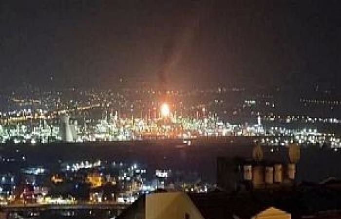 اندلاع حريق ضخم داخل مصافي النفط في مدينة حيفا